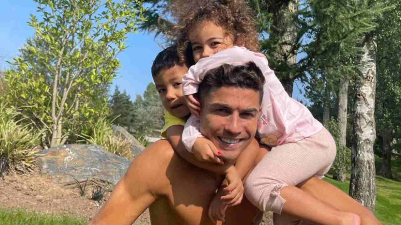 Ronaldo insieme alla sua famiglia a Manchester