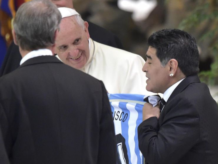 Papa Francesco Maradona