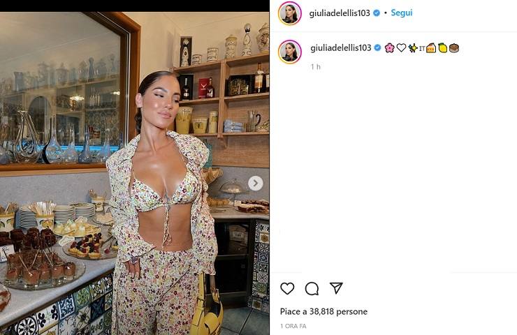 Giulia De Lellis, il bikini illegale: lato A stratosferico - FOTO