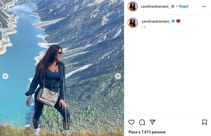 Carolina Stramare, scollatura profonda in montagna
