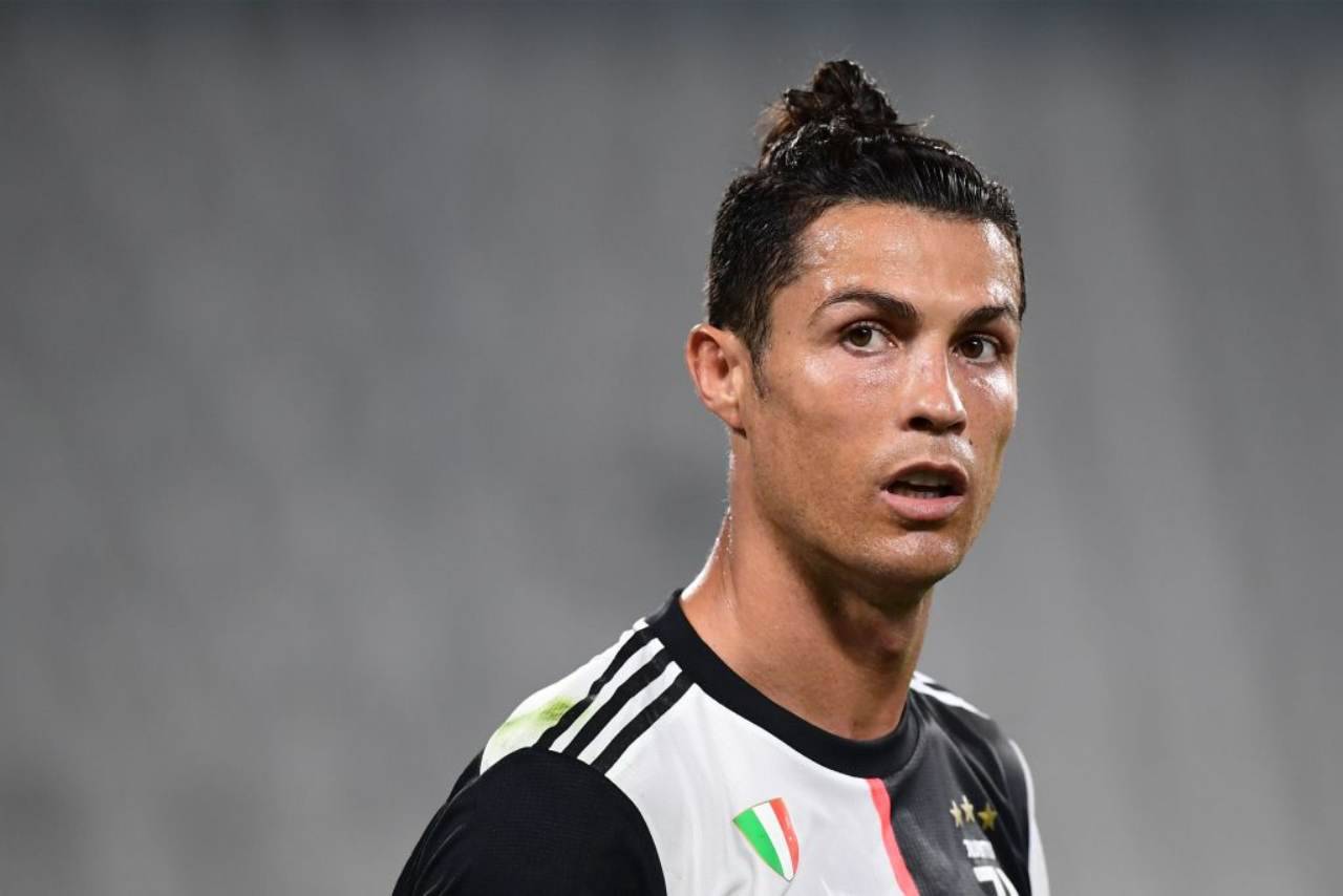 Cristiano Ronaldo, nuovo look: niente più codino, la foto