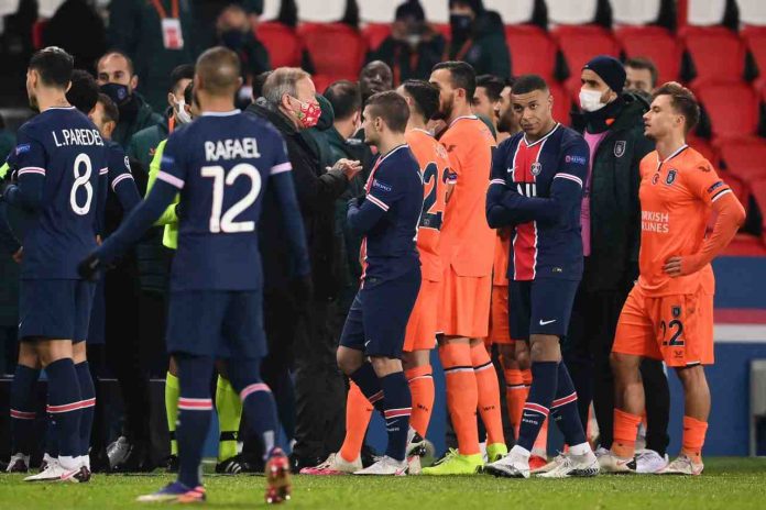 PSG-Basaksehir, quarto uomo accusato di razzismo: cosa è successo PSG-Basaksehir, quarto uomo accusato di razzismo: cosa è successo