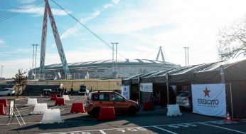 Vaccini Covid, dal Camp Nou allo Stadium: quando lo stadio è “sociale”