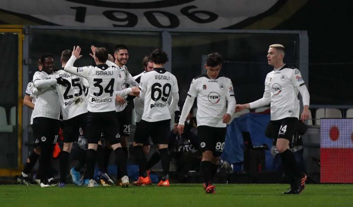 Lo Spezia batte il Milan (GettyImages) Spezia erlic 1000 euro