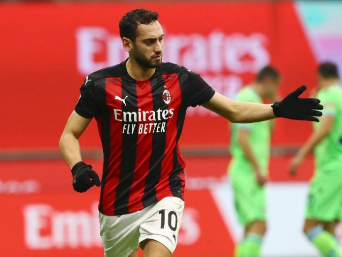 Calhanoglu del Milan - GettyImages Calhanoglu al Milan - Getty images
