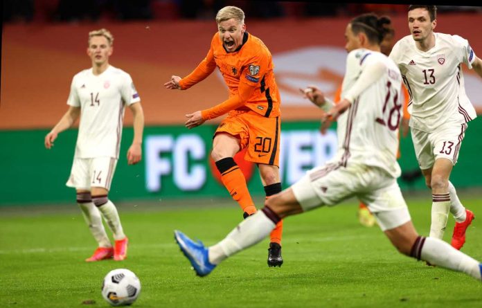 van de beek Van de Beek salta Euro 2020