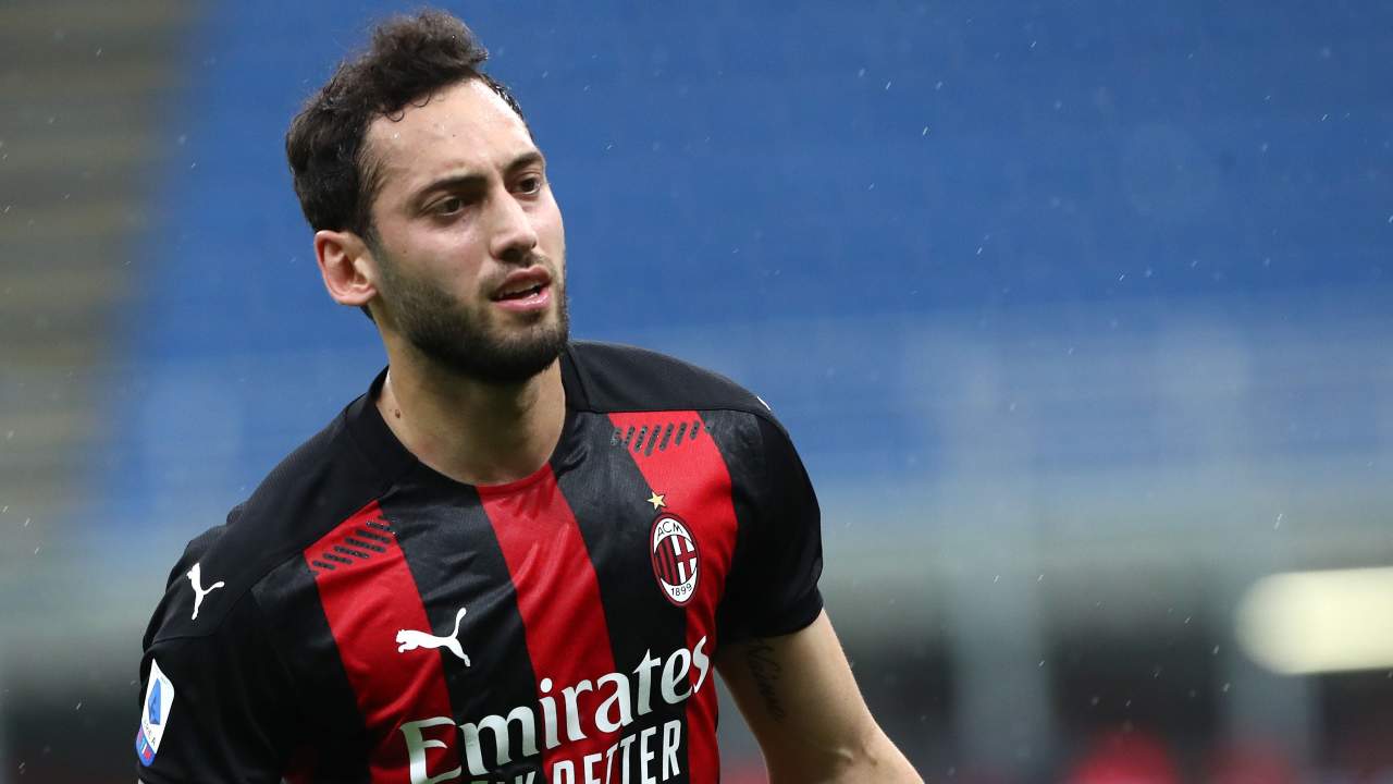 Calciomercato Calhanoglu Milan