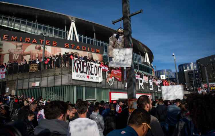 arsenal protesta