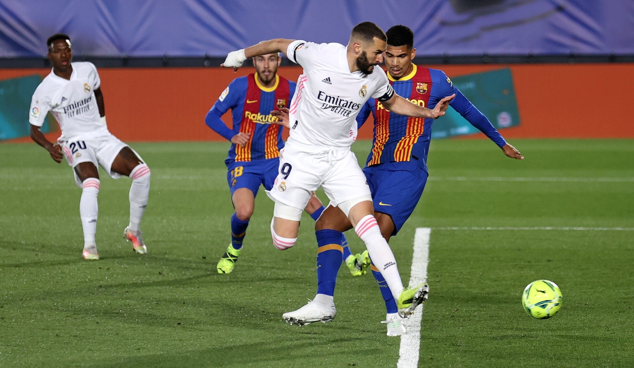 benzema Real barcellona gol tacco