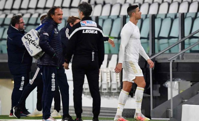 ronaldo barriera juventus ronaldo maglia deluso