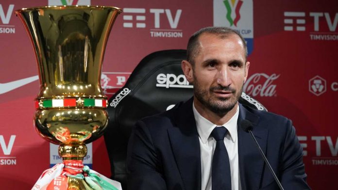 Chiellini coppa GettyImages Chiellini con la Coppa - Getty Images