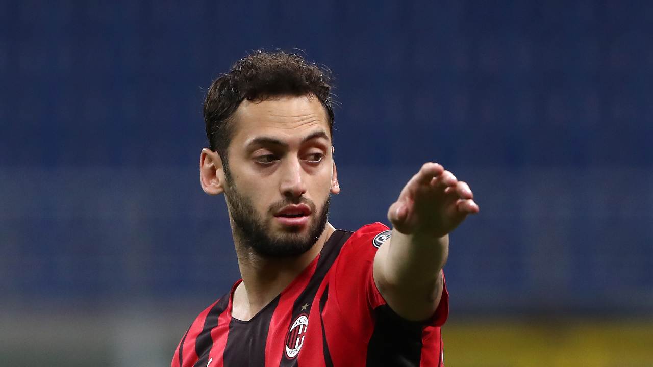 calhanoglu milan rinnovo