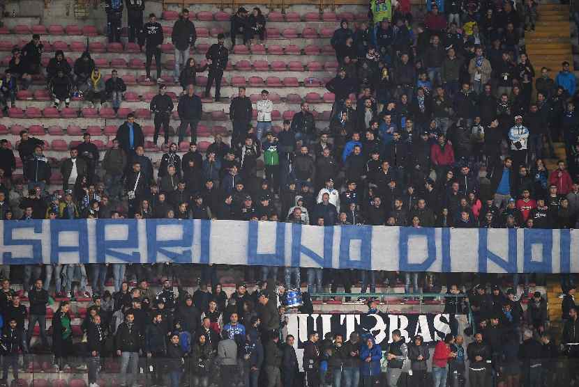 Sarri striscione