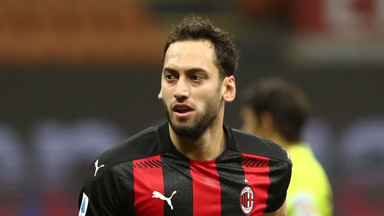 calhanoglu milan rinnovo