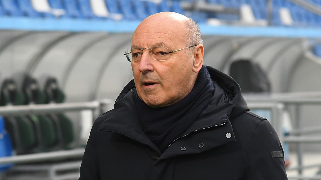 Giuseppe Marotta DG Inter vicino alla panchina