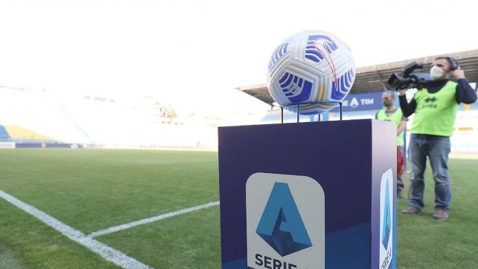 Il pallone della Nike della Serie A (Gettyimages) nuovo pallone serie a