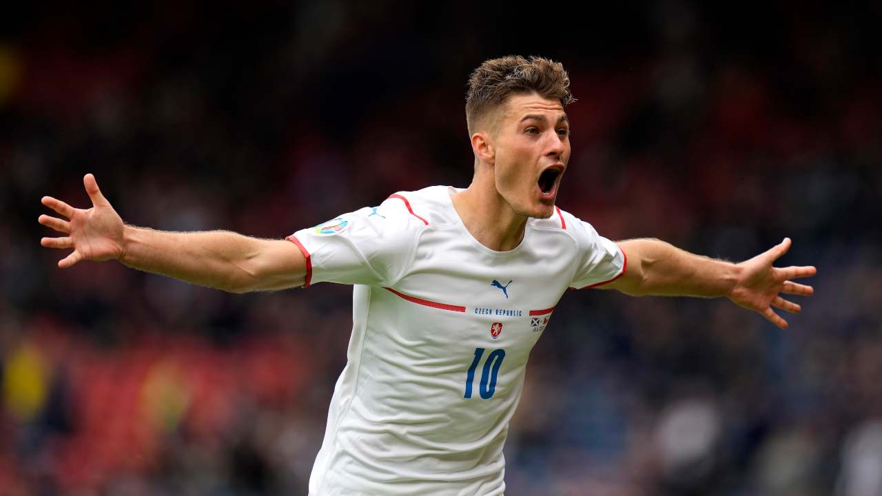 Patrik Schick gol centrocampo