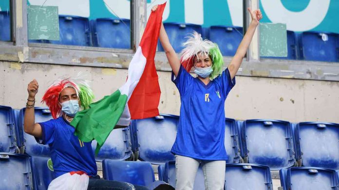 Italia-Svizzera, la spinta delle wags Azzurre: chi c'era ...