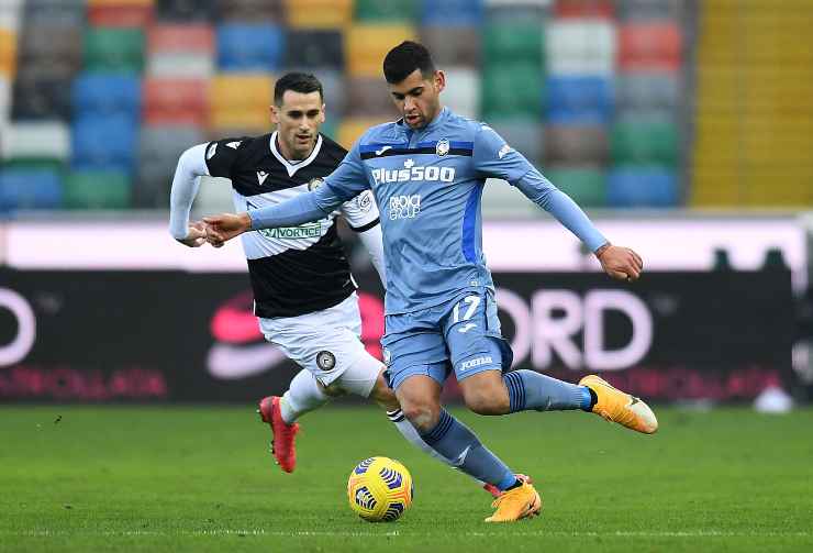 Cristian Romero in campo con l'Atalanta