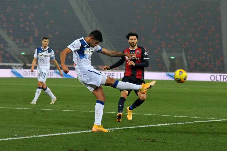 Cristian Romero in campo con l'Atalanta