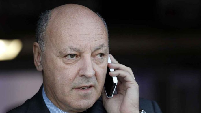 Giuseppe Marotta (GettyImages) Giuseppe Marotta mentre parla al telefono