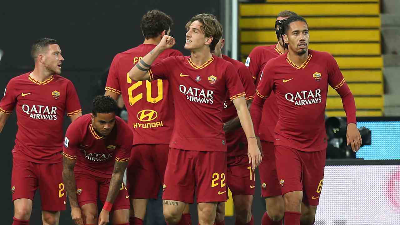 roma mourinho saluti tifosi