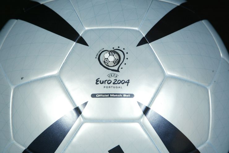 pallone euro 2004