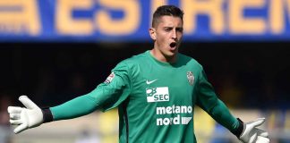 Pierluigi Gollini con le braccia aperte