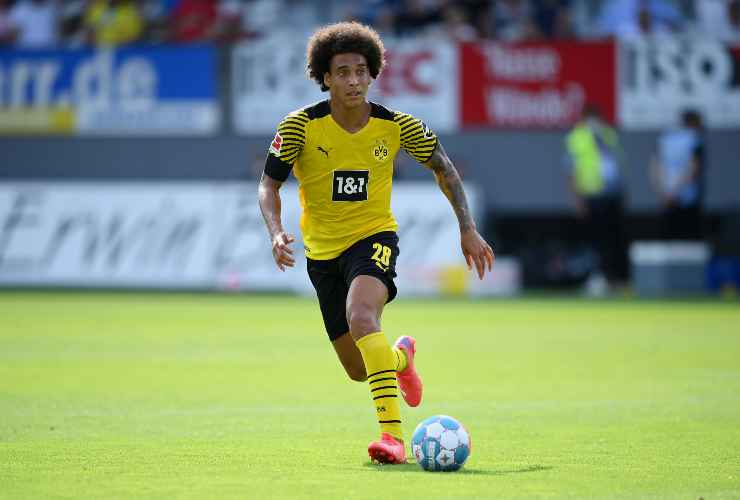 Axel Witsel in campo con il Borussia Dortmund