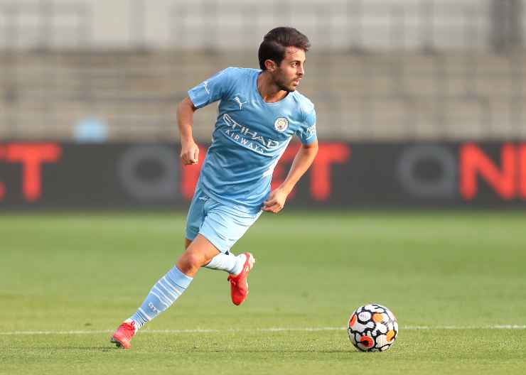 Bernardo Silva in campo con il Manchester City