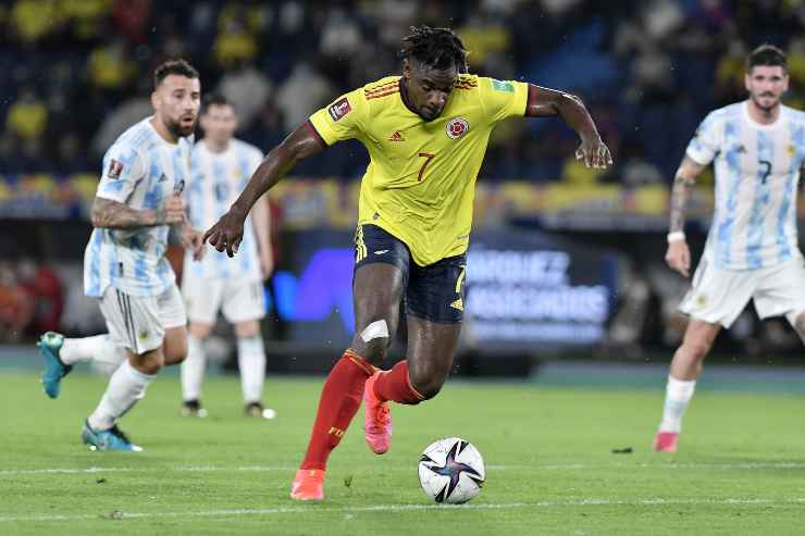 Duvan Zapata in campo con la Colombia