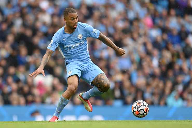 Gabriel Jesus in campo con il Manchester City