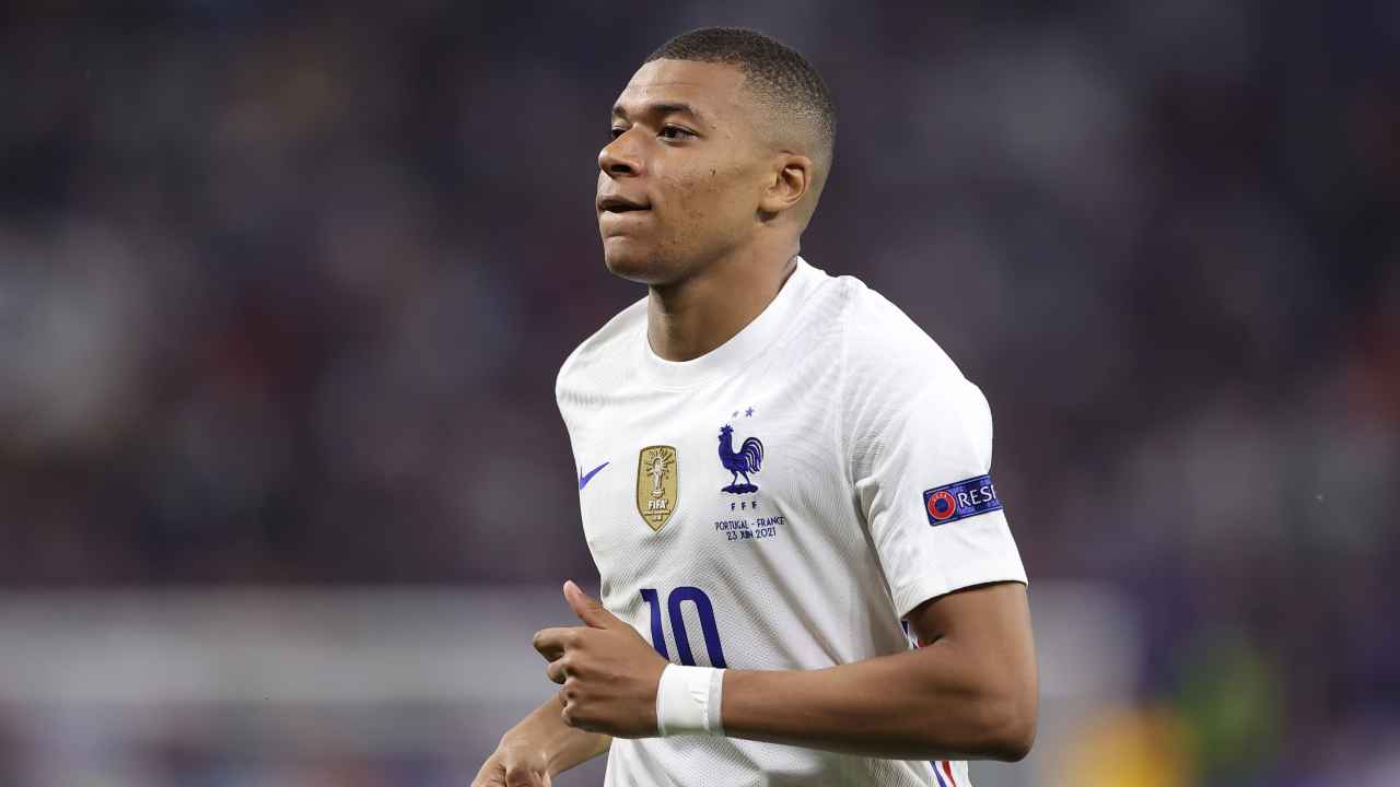 Kylian Mbappé in primo piano