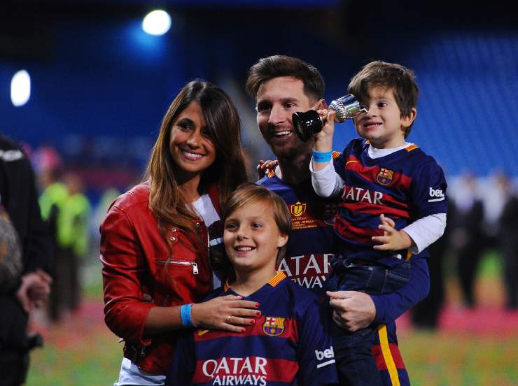 Messi sorride con la famiglia 