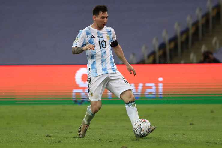 Lionel Messi in campo con l'Argentina