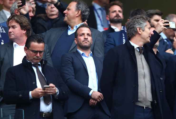 Marc Overmars, Edwin van der Sar, Rafael van der Vaart in tribuna