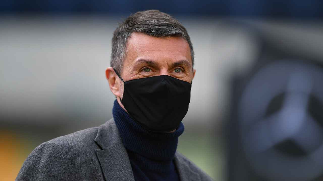 Calciomercato Milan, Paolo Maldini in primo piano con la mascherina