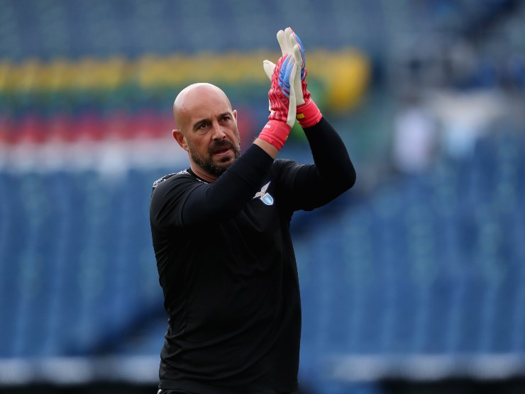 Reina saluta curva - Getty Images