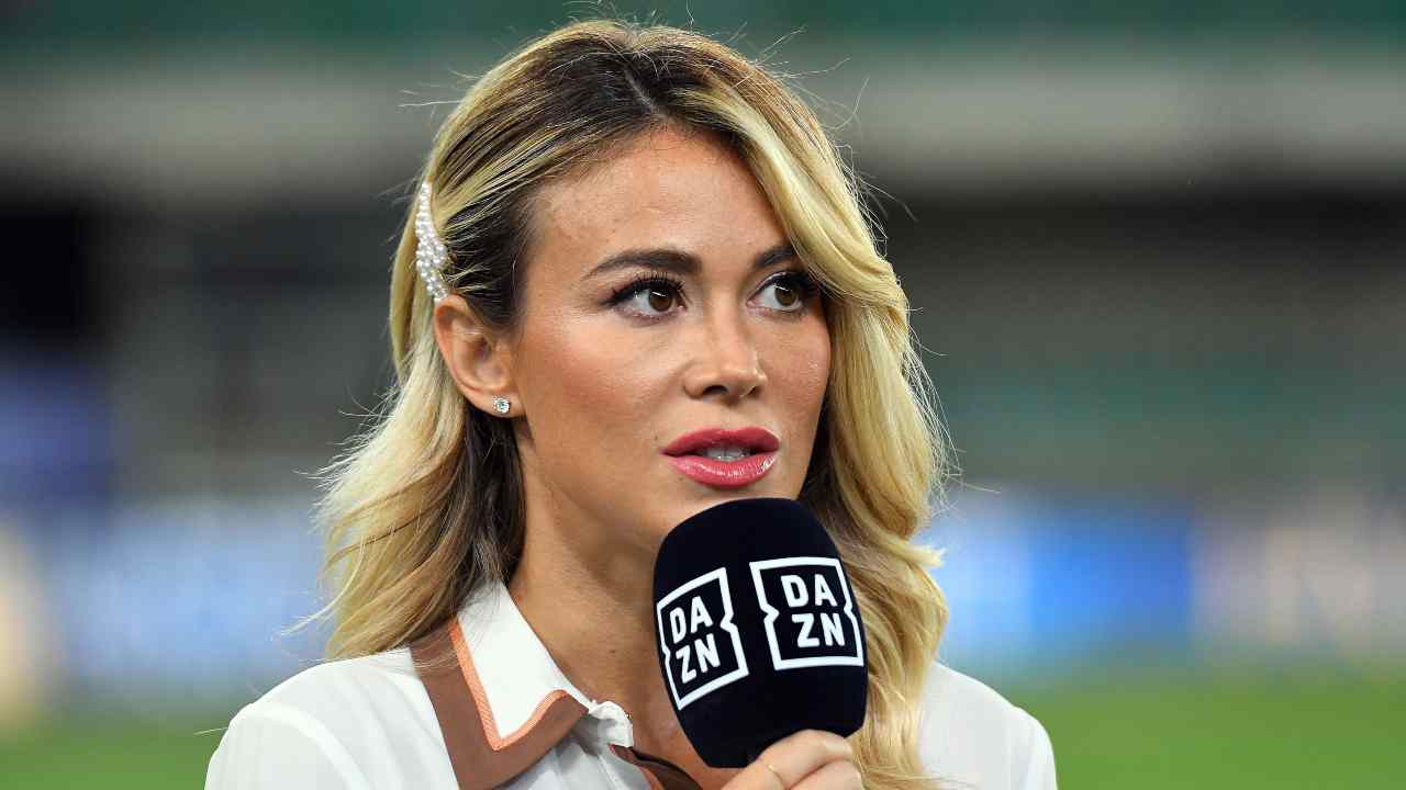 Diletta Leotta Dazn microfono