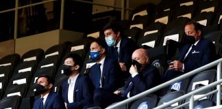 Dirigenza dell'Inter in tribuna
