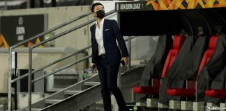 Inter reazioni, Steven Zhang in piedi
