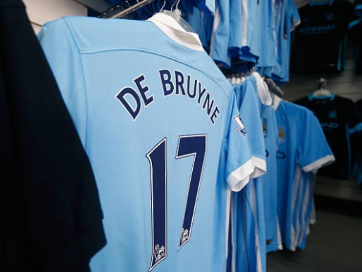 Store del Manchester City, senza la maglia di Mendy