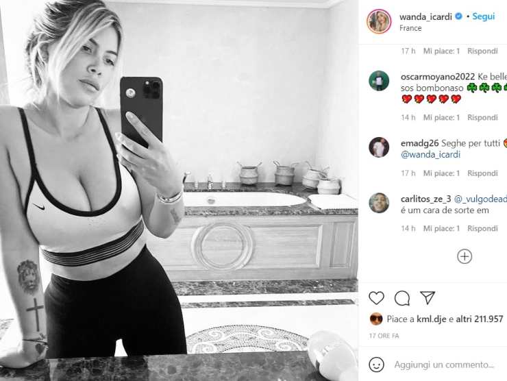 Wanda Nara bianco nero