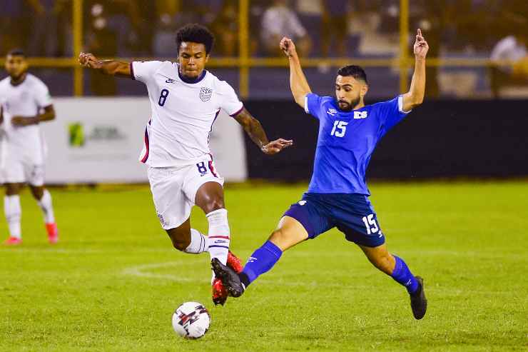 Weston McKennie in campo con la sua nazionale