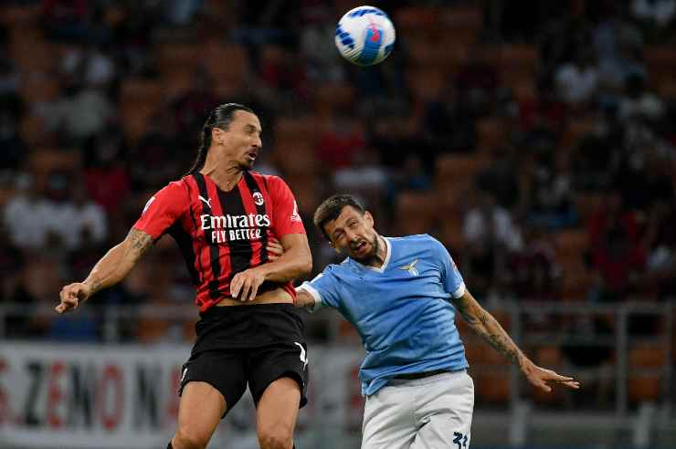 Zlatan Ibrahimovic e Francesco Acerbi in campo