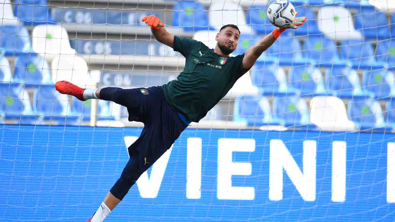 Donnarumma in volo - Getty Images