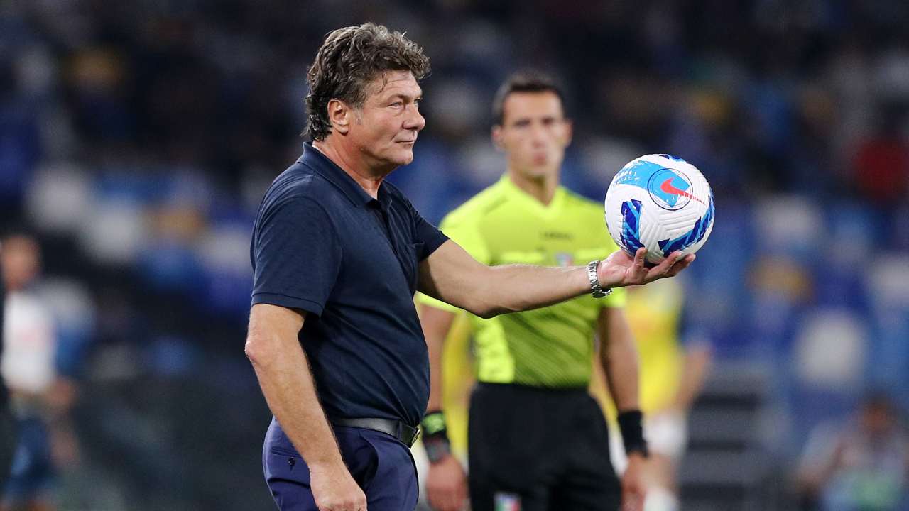 Mazzarri col pallone - Getty Images