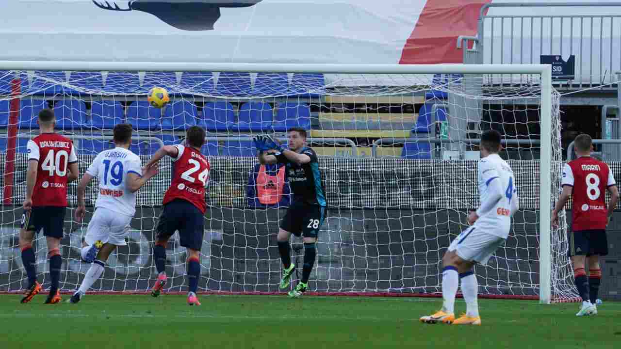 Cagliari e Atalanta in campo - Foto LaPresse