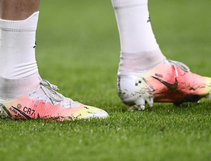 Scarpe CR7 - foto LaPresse