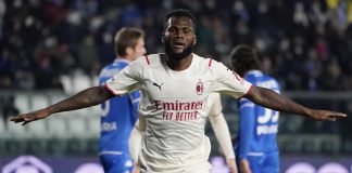 Kessie in volo - foto laPresse
